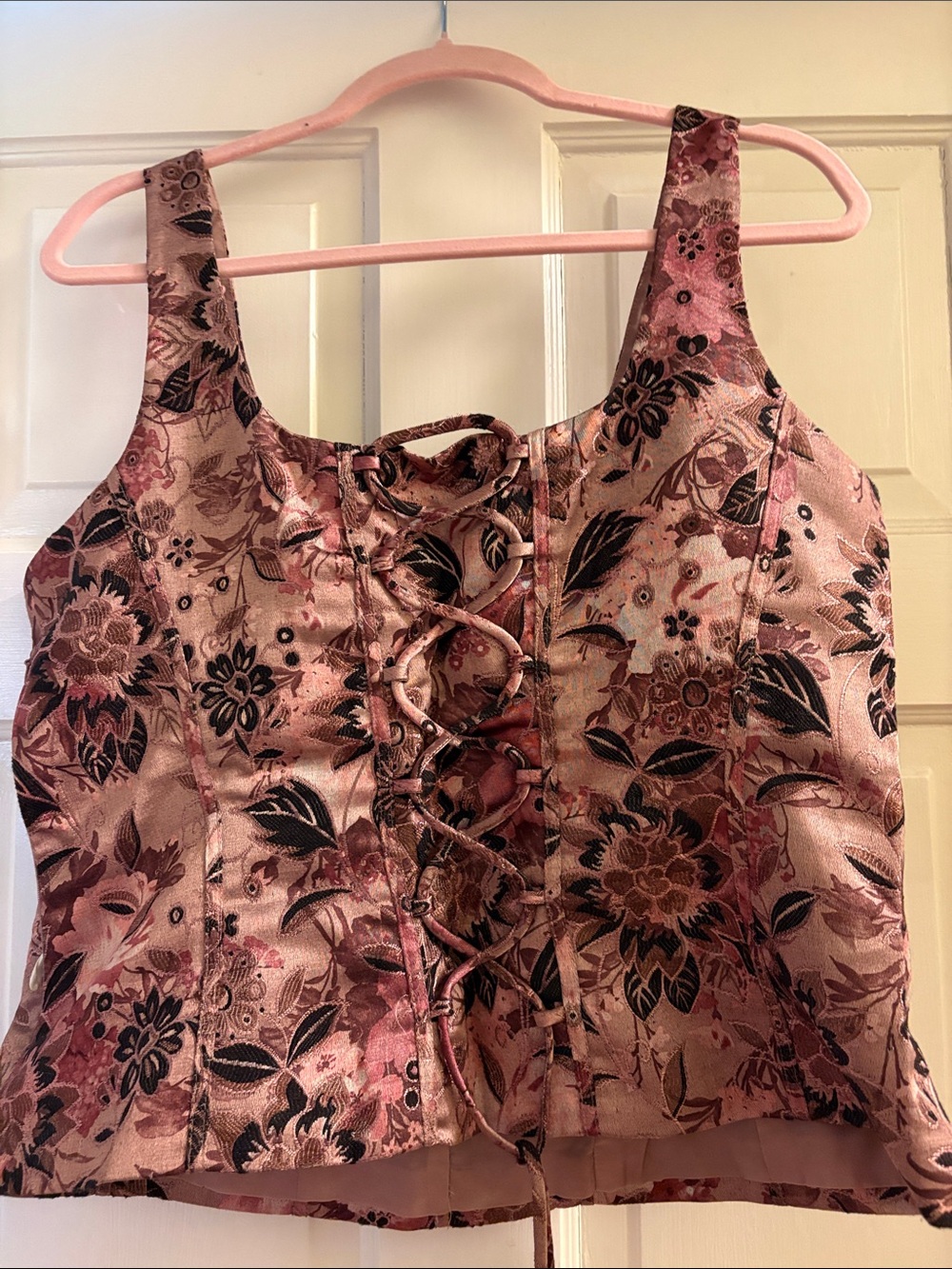 Bandolino Pink Floral Brocade Camisole with Black Accents - Picture 3 of 4